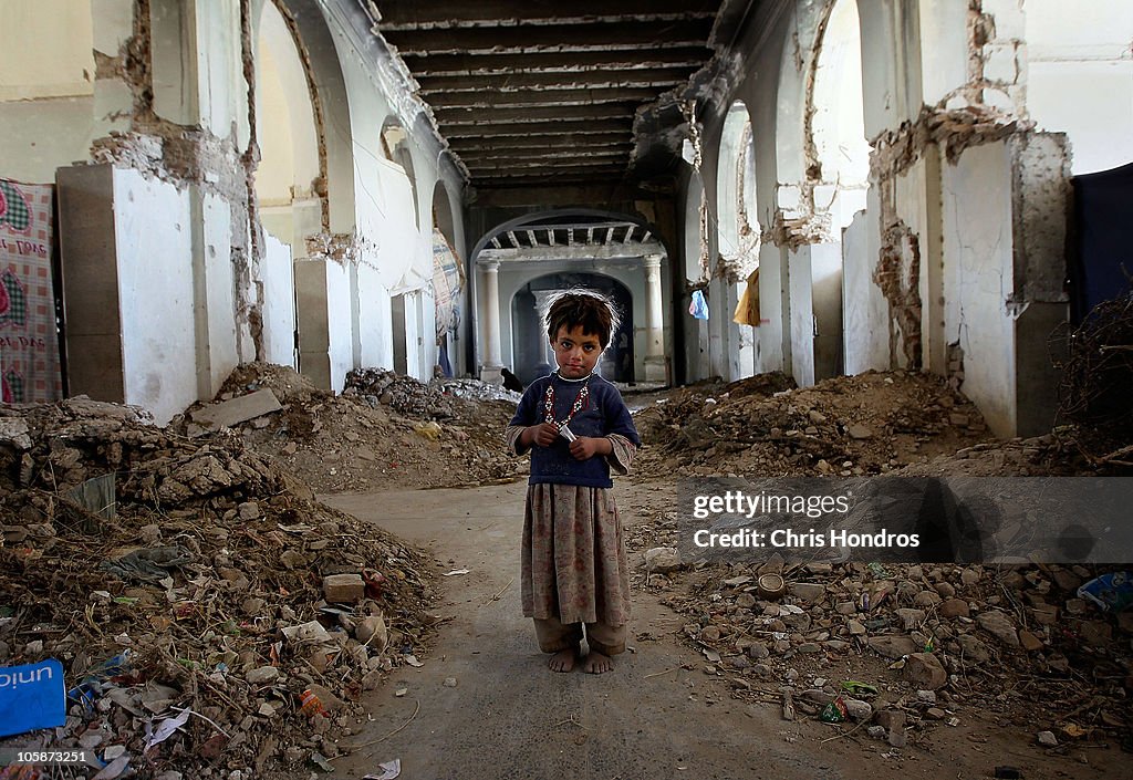 Displaced Afghans Camp In Ruins Of Afghan National Palace