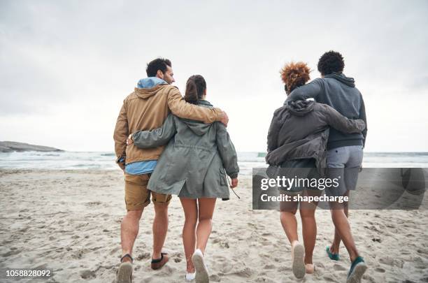 dos partidos en el cielo - double date fotografías e imágenes de stock