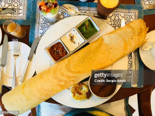 dosa with curry, dahal and coconut chutney - dosa imagens e fotografias de stock