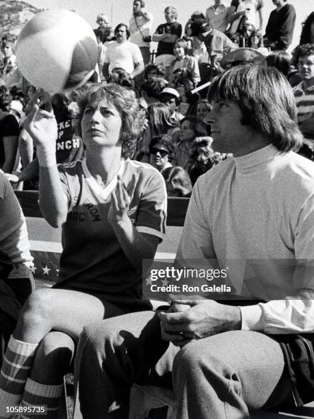 Tapiing Atars 15 Battle Of The Network Stars Taping February Stock Photos, High-Res ...