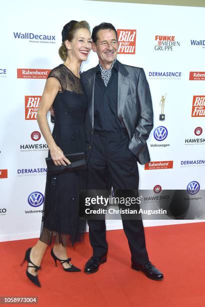 Max Tidorf and Lisa Seitz attend the 'Goldene Bild der Frau' award at Stage Operettenhaus on November 7, 2018 in Hamburg, Germany.