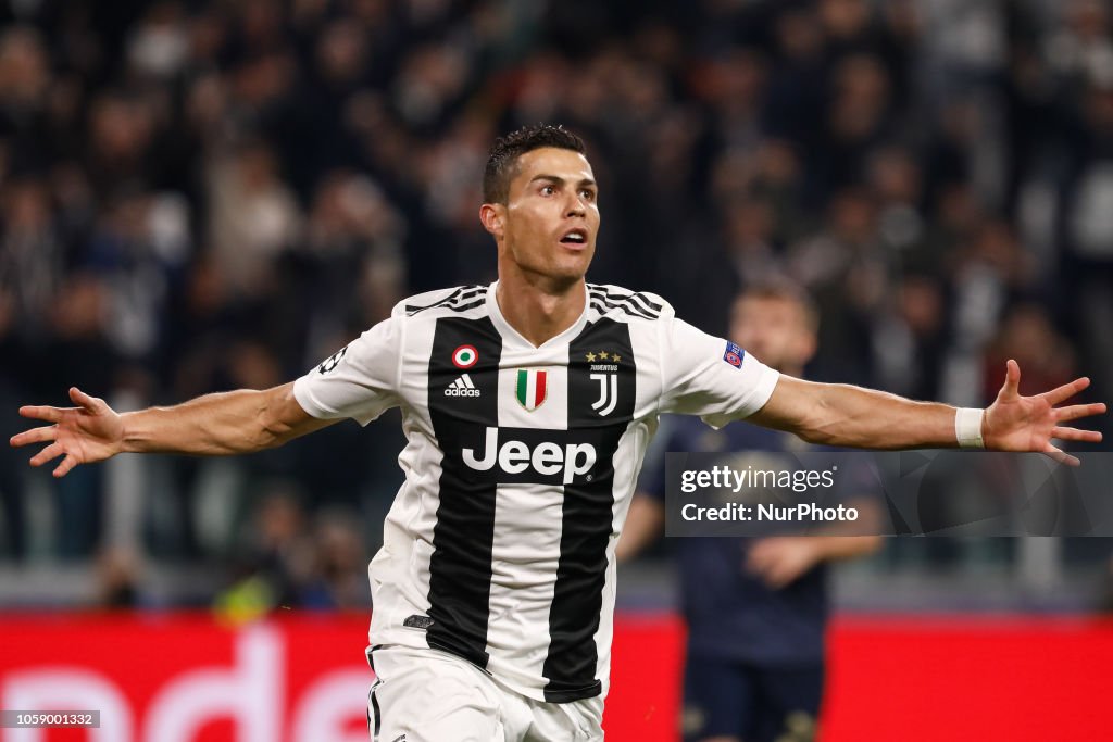 Juventus v Manchester United - UEFA Champions League Group H