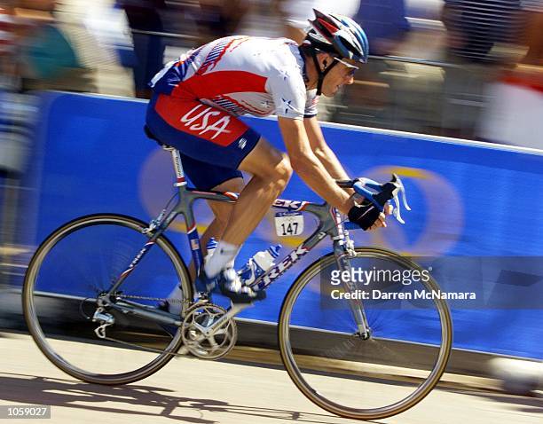 Lance Armstrong of the USA in action, in the Men's Road Race at the Sydney 2000 Olympic Games, held at Centennial Park in Sydney, Australia. DIGITAL...