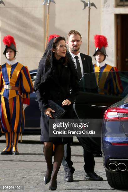 Pope Francis Meets Crown Princess Mary and Crown Prince Frederik Of..., Nachrichtenfoto