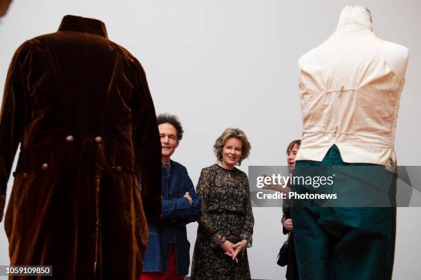 - Bezoek van de Koningin aan de tentoonstelling 'Macht en Schoonheid. De Arenbergs' in het museum M in Leuven - Visite de la Reine à l'exposition...