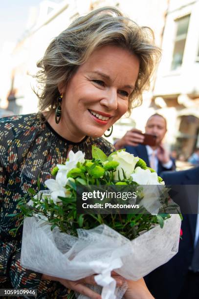 - Bezoek van de Koningin aan de tentoonstelling 'Macht en Schoonheid. De Arenbergs' in het museum M in Leuven - Visite de la Reine à l'exposition...