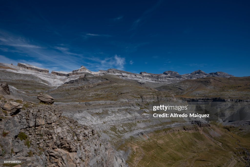 Panoramic in Ordesa National Park, elevated peaks, left to rigth are Cilindro de Marbore (3.328 m), Monte Perdido (3.355 m) and Sum de Ramond (3,263 m) , Ordesa National Park and Monte Perdido, Torla, Ordesa Valley, Huesca province, Aragón Pyrenees, Ara