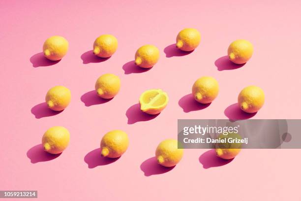 one of a kind - lemon pattern photos et images de collection