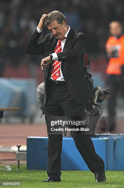 Liverpool manager Roy Hodgson shows his frustration during the UEFA Europa League match between SSC Napoli and Liverpool played at Stadio San Paolo...