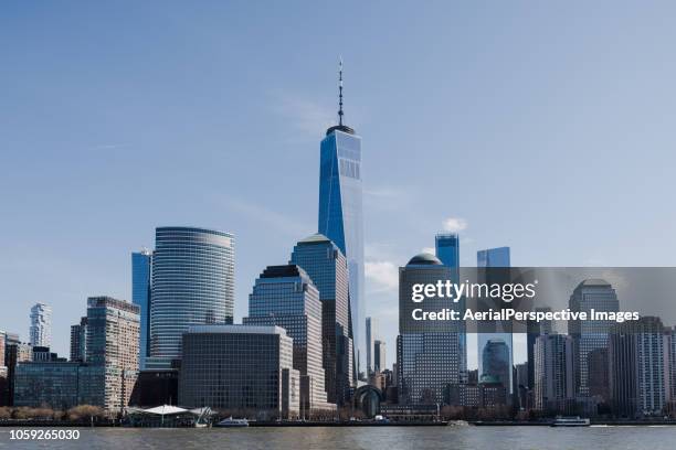 manhattan downtown skyline - one world trade center stock pictures, royalty-free photos & images