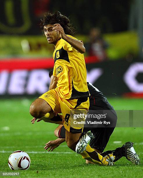 Juan Carlos Toja of Aris in action during the UEFA Europa League Group B match between Aris Thessaloniki FC and Bayer Leverkusen at Kleanthis...