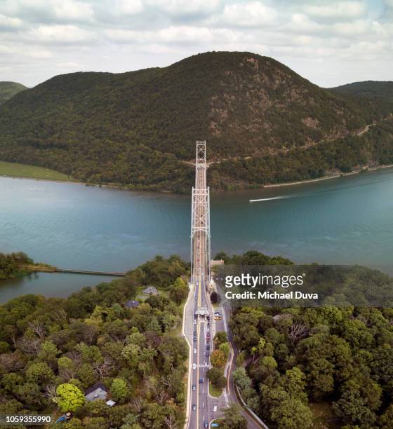 bear mountain bridge aerial view - bear mountain bridge stock pictures, royalty-free photos & images