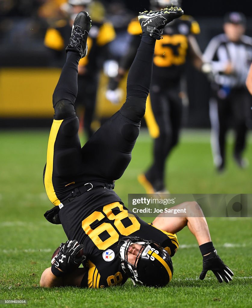 Carolina Panthers v Pittsburgh Steelers