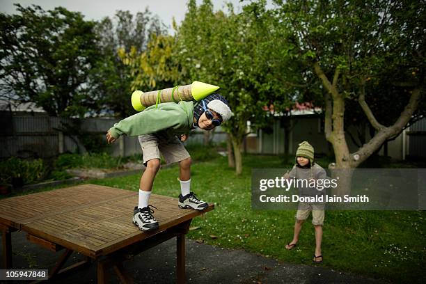 rocket man - jetpack stockfoto's en -beelden