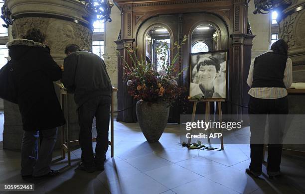 Citizens sign a book of condolence for Hannelore "Loki" Schmidt at the City Hall of Hamburg, northern Germany, on October 22, 2010. Hannelore...