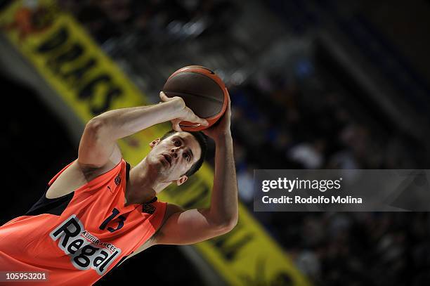 Kosta Perovic, #13 of Regal FC Barcelona in action during the Turkish Airlines Euroleague Regular Season 2010 Game 1 between Regal F.C. Barcelona and...