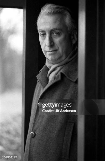 French philosopher Roland Barthes poses during a portrait session held on January 25, 1979 in Paris, France.