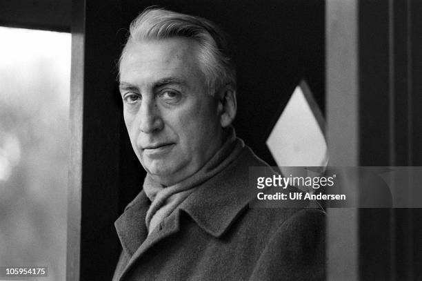French philosopher Roland Barthes poses during a portrait session held on January 25, 1979 in Paris, France.