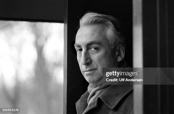 French philosopher Roland Barthes poses during a portrait session held on January 25, 1979 in Paris, France.