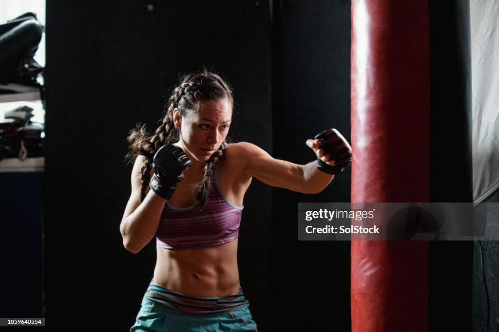 強大的女性拳擊手