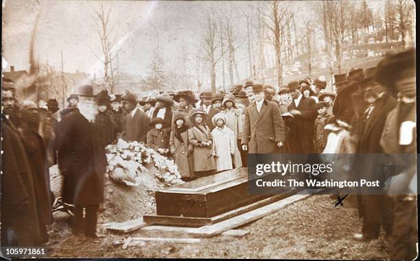 St-tubman DATE: March 09, 2010 NEG NUMBER: 212598 LOCATION: Longworth HOB PHOTOGRAPHER: CAPTION: We photograph the program of Harriet Tubman...