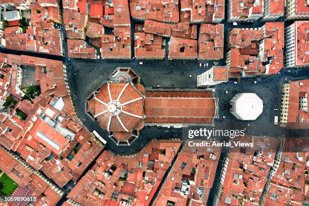 duomo van florence - birds eye view - florence italy stockfoto's en -beelden