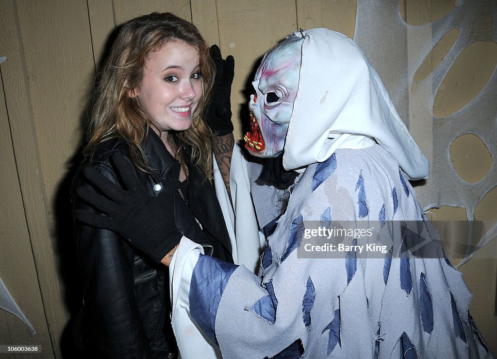 Celebrity Sightings At Knotts Scary Farm  - October 24, 2010