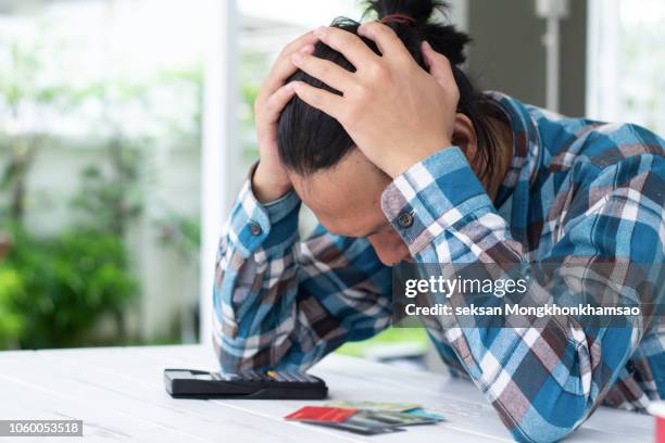 credit card debt - poverty stockfoto's en -beelden