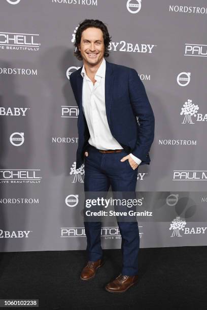 Oliver Hudson attends the 2018 Baby2Baby Gala Presented by Paul Mitchell at 3LABS on November 10, 2018 in Culver City, California.