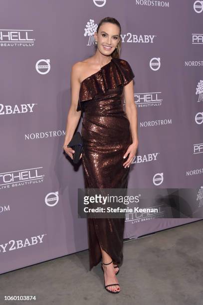 Elizabeth Chambers poses at the 2018 Baby2Baby Gala Presented by Paul Mitchell at 3LABS on November 10, 2018 in Culver City, California.