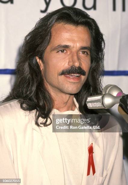 12 Richard Gere Accepts Check From Yanni On Behalf Of Amfar Photos and Premium High Res Pictures - Getty Images 12 Richard Gere Accepts Check From Yanni On Behalf Of Amfar Photos and Premium High Res Pictures - Getty Images