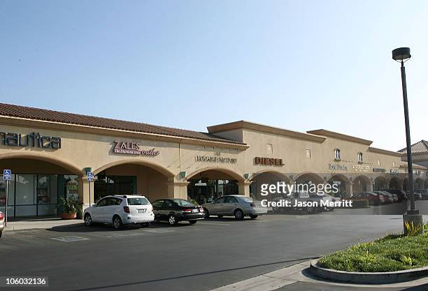 44 Camarillo Premium Outlets Photos and Premium High Res Pictures - Getty  Images