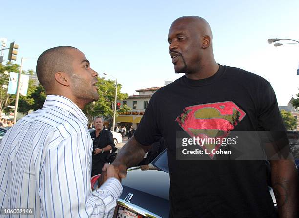 Tony Parker and Shaquille O'Neal during World Premiere of "Superman Returns" - Red Carpet at Mann Village and Bruin Theaters in Los Angeles,...