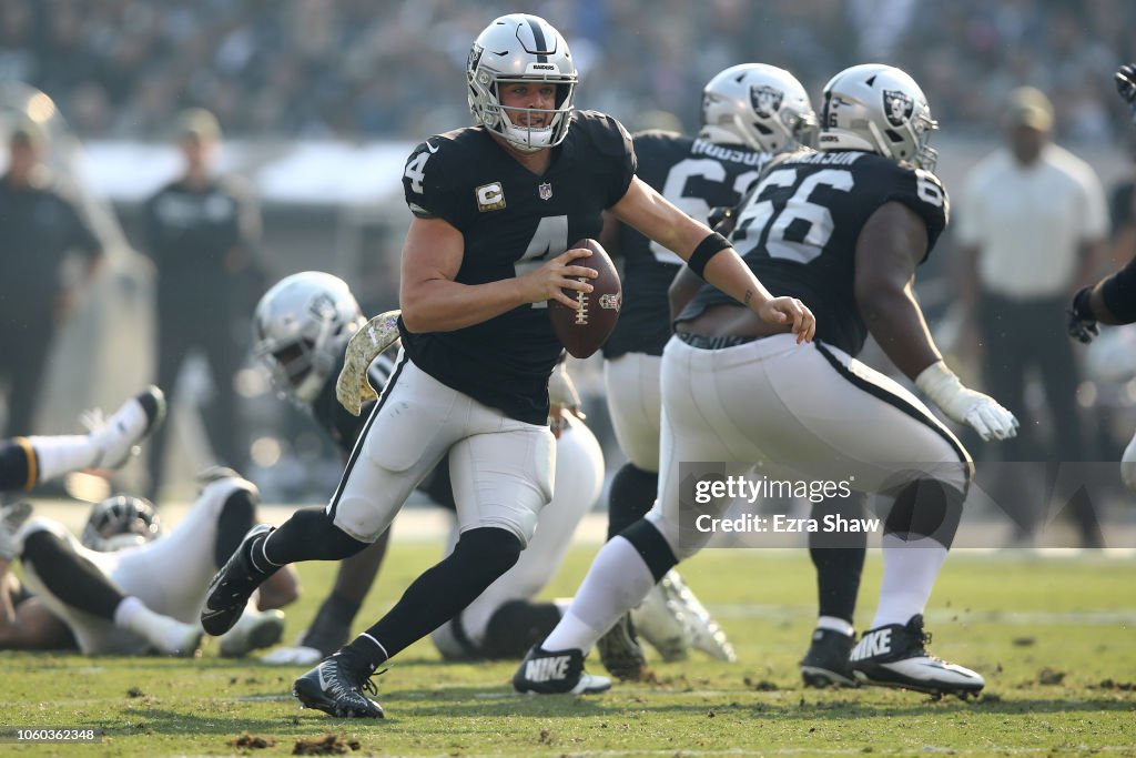 Los Angeles Chargers v Oakland Raiders