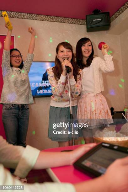 338点のカラオケ 日本人のストックフォト Getty Images 338点のカラオケ 日本人のストックフォト Getty Images