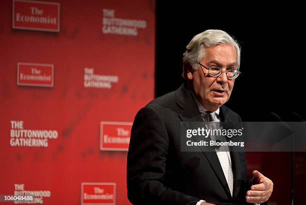 Mervyn King, governor of the Bank of England, speaks during the second annual 2010 Buttonwood Gathering sponsored by The Economist magazine in New...