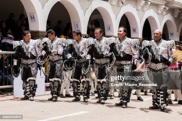 danseurs au carnaval d’oruro en bolivie. - oruro photos et images de collection