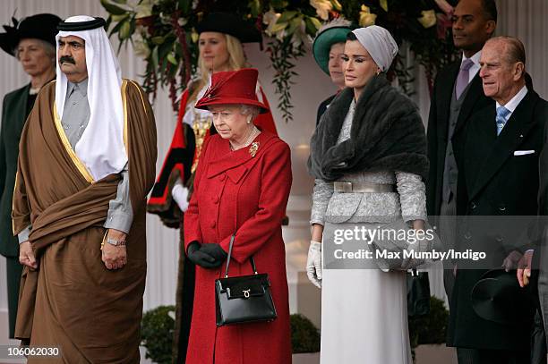 The Emir of the State of Qatar, Sheikh Hamad bin Khalifa Al-Thani, Queen Elizabeth II, Her Highness Sheikha Mozah bint Nasser Al-Missned and Prince...