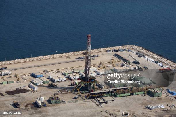 89 Saudi Arabia Oil Rig Stock Photos, High-Res Pictures, and Images ...