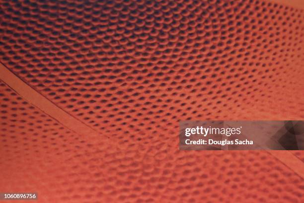 basketball, close-up of the leather grain pattern - basketball close up stock-fotos und bilder