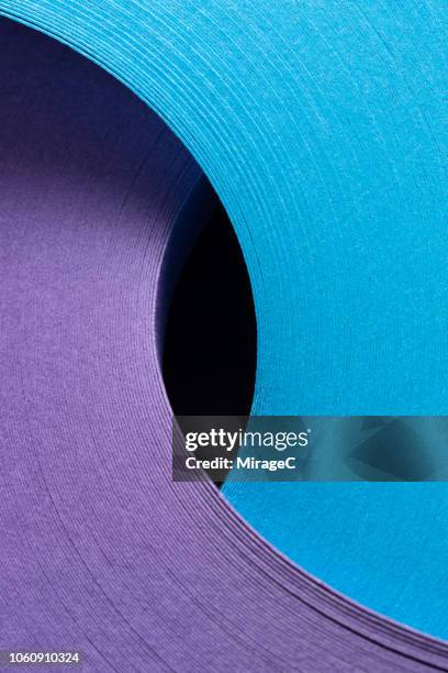 intertwined multi-layer paper - entstehung stock-fotos und bilder