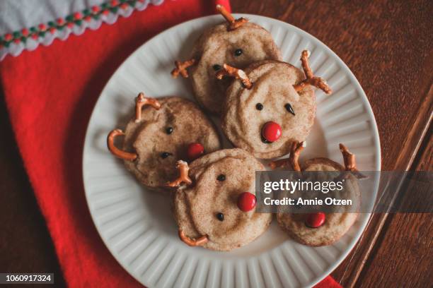 cookies - christmas cookies stock pictures, royalty-free photos & images
