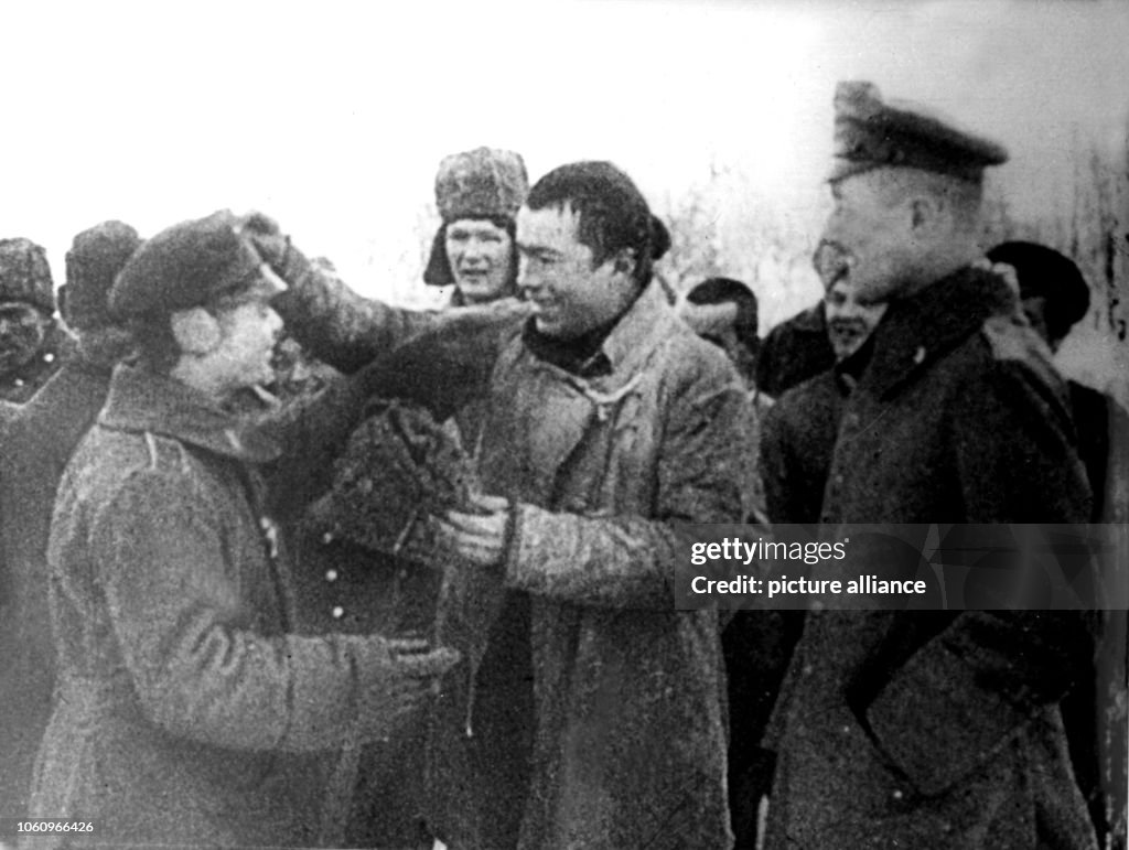 Fraternisation Fraternization of German and Russian soldiers at the Eastern Front ...