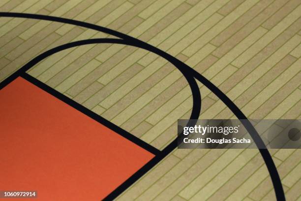 basketball court with three point arc and foul lines - basketball court floor bildbanksfoton och bilder