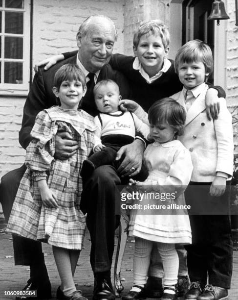 The grandson of the last German emperor Wilhelm II. And head of the Hohenzollern, Prince Louis Ferdinand of Prussia, with his grandchildren...