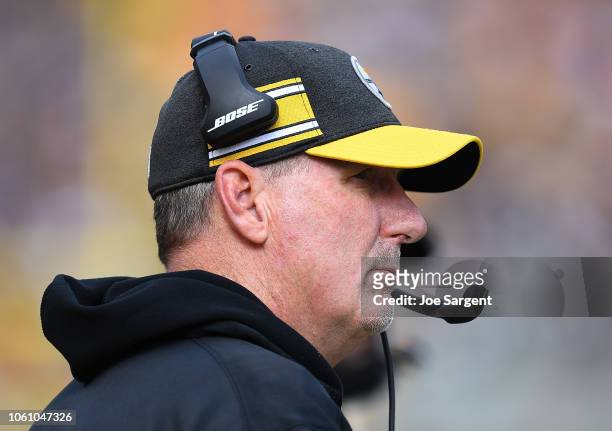 Defensive coordinator Keith Butler of the Pittsburgh Steelers looks on during the game against the Cleveland Browns at Heinz Field on October 28,...