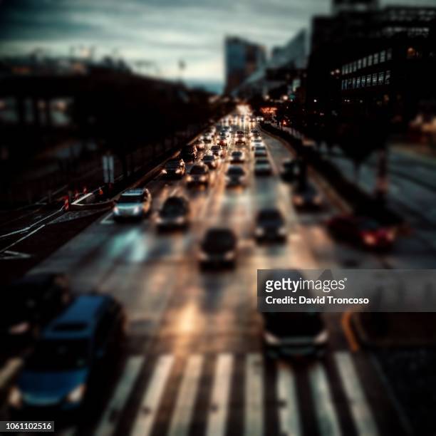 west side highway. - joe dimaggio highway stock pictures, royalty-free photos & images
