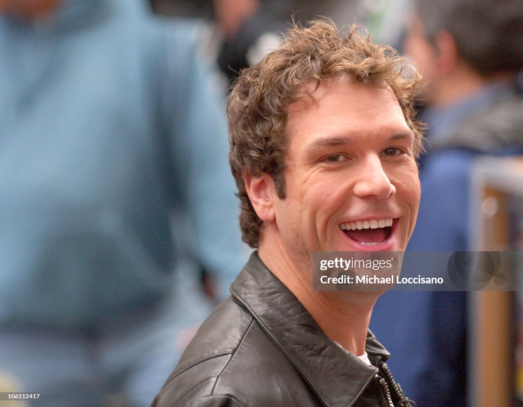 Janet Jackson Performs on "The Today Show" - September 29, 2006