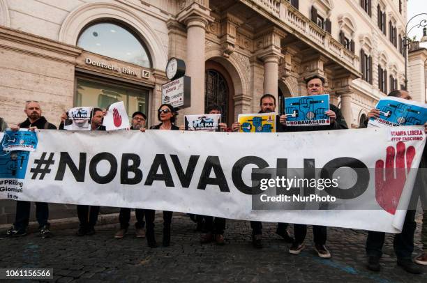 Italian journalists demonstrate in Rome, on November 13, 2018 during a Flash Mob in defence of press freedom.