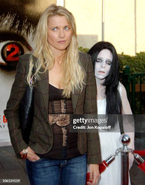 Lucy Lawless during "The Grudge 2" Los Angeles Premiere - Arrivals at Knott's Berry Farm in Buena Park, California, United States.